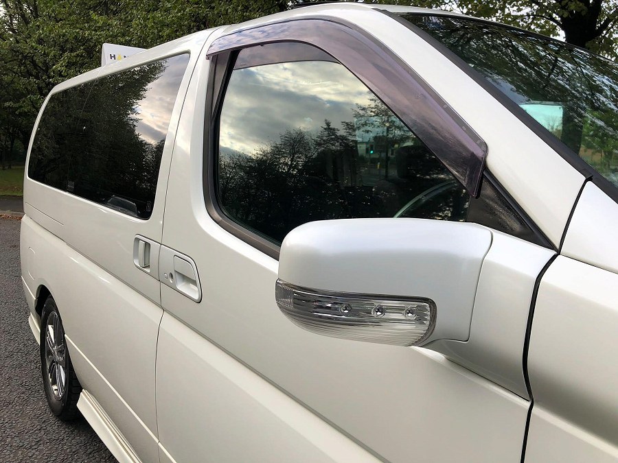 2010 Nissan Elgrand photo 14