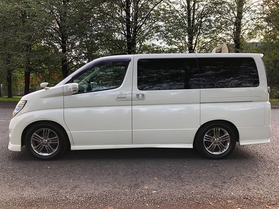 2010 Nissan Elgrand photo 4