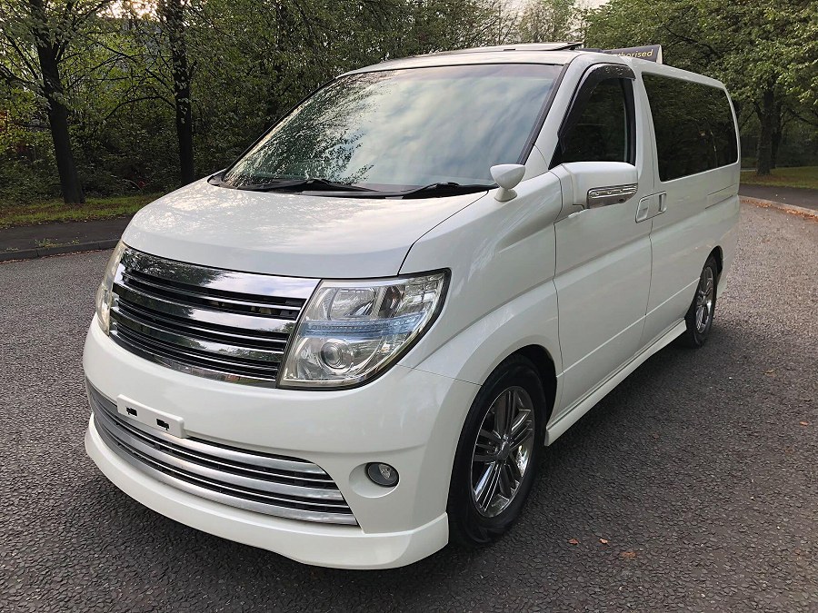 2010 Nissan Elgrand photo 3