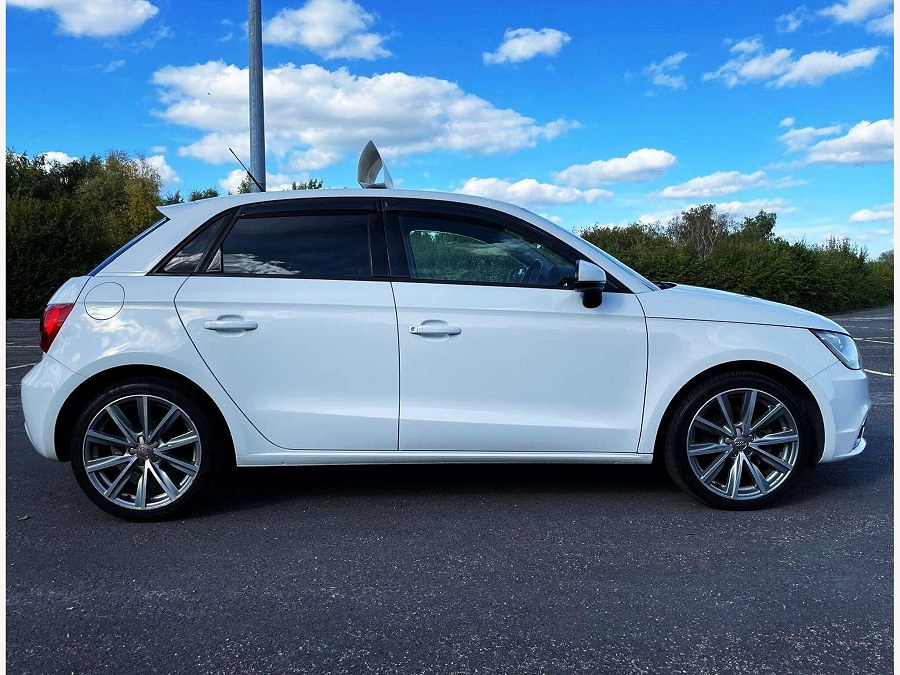 2013 Audi A1 photo 8