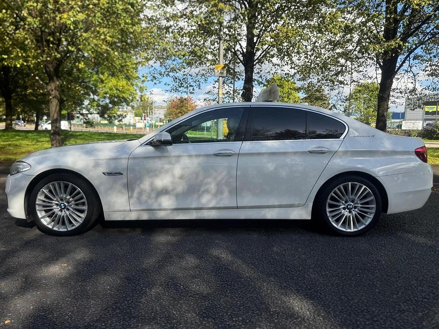 2015 BMW 5 Series photo 4