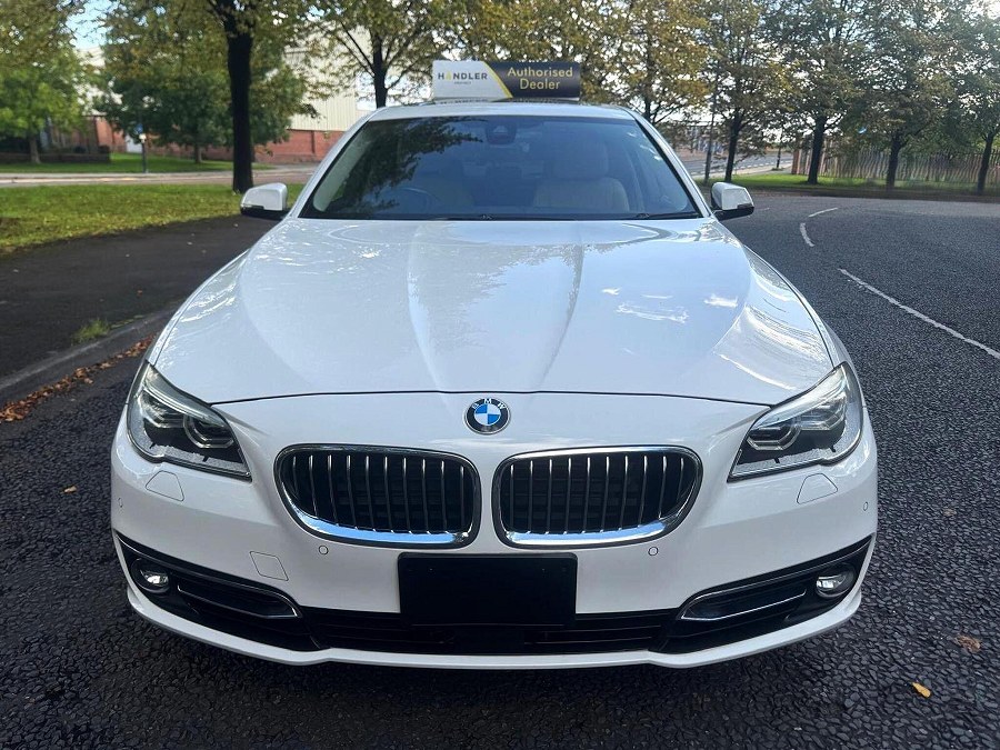 BMW 5 Series photo 2