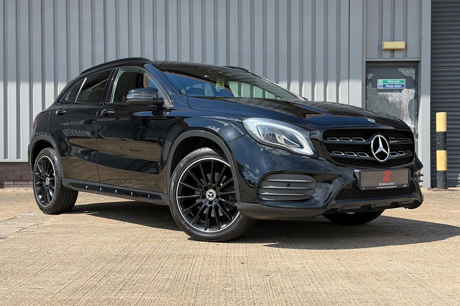 Mercedes-Benz GLA photo 2