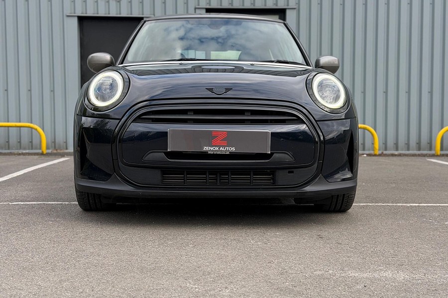 MINI Hatch photo 2