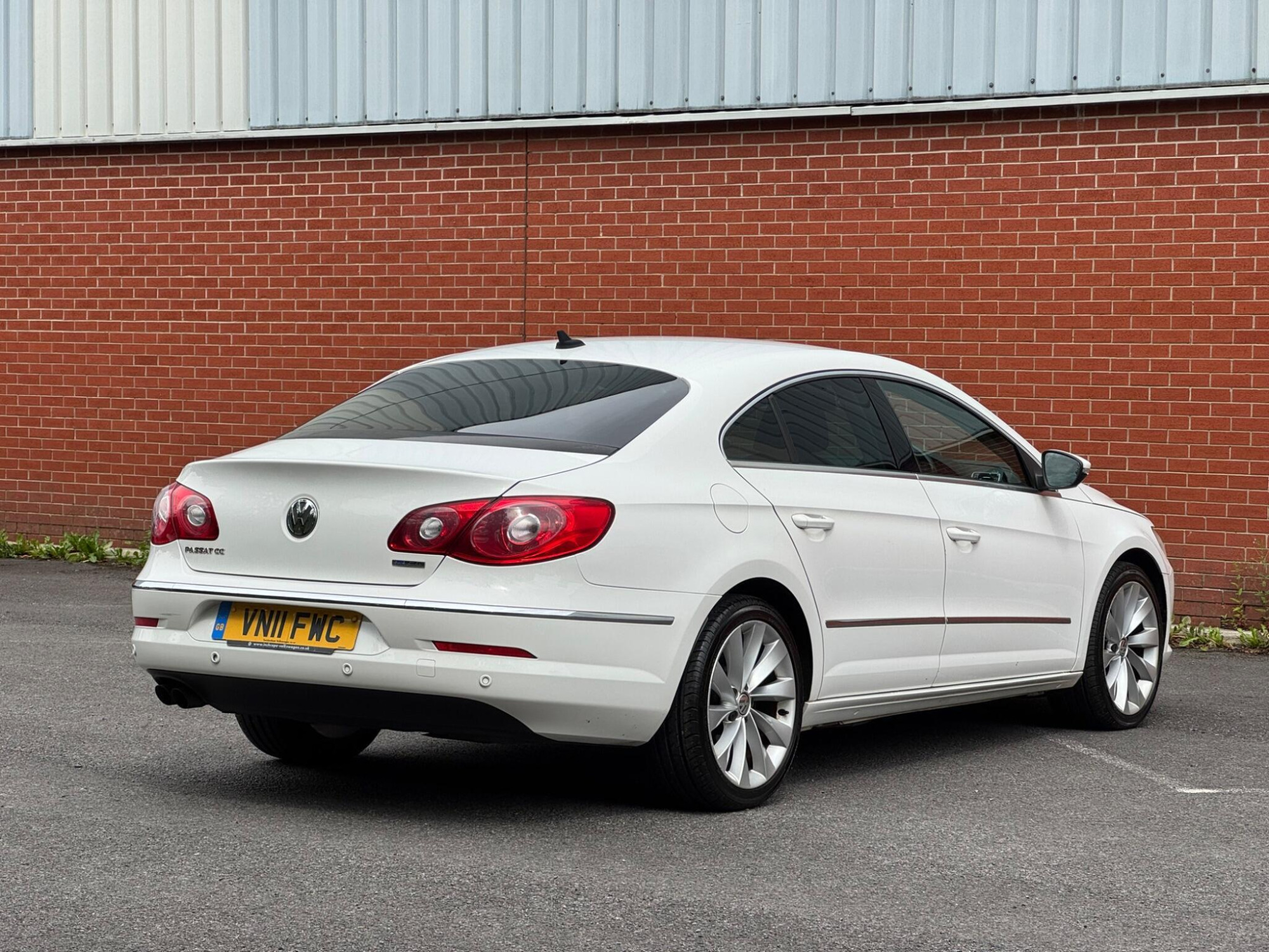 Volkswagen CC photo 2