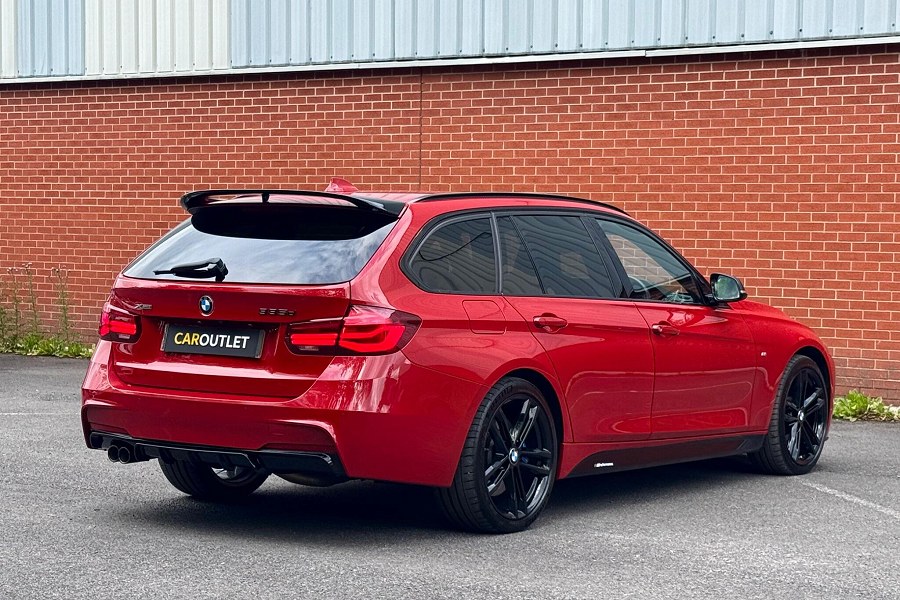 BMW 3 Series photo 2