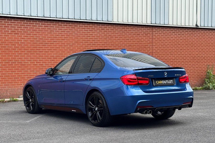 2017 BMW 3 Series photo 6