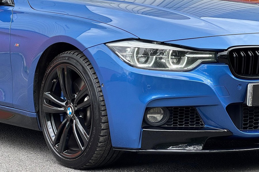 2017 BMW 3 Series photo 12
