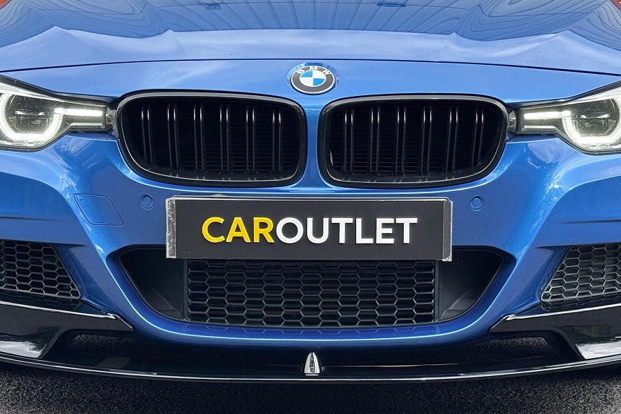 2017 BMW 3 Series photo 9