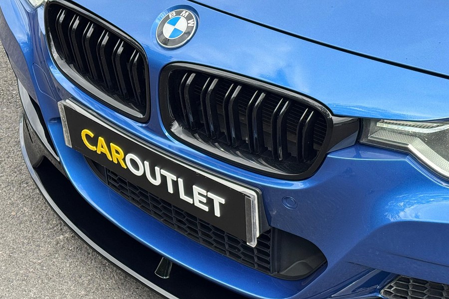 2017 BMW 3 Series photo 8