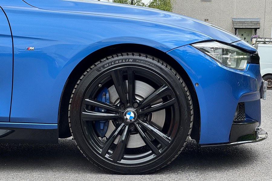 2017 BMW 3 Series photo 13