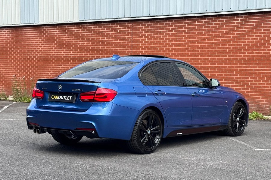 2017 BMW 3 Series photo 2
