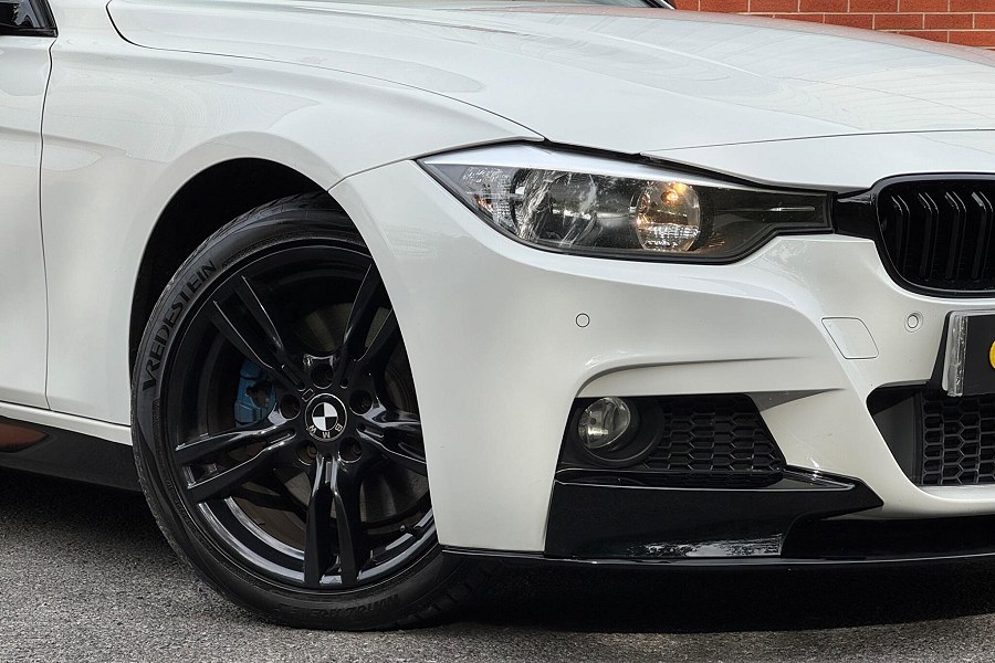 2013 BMW 3 Series photo 13