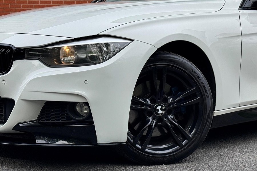 2013 BMW 3 Series photo 14