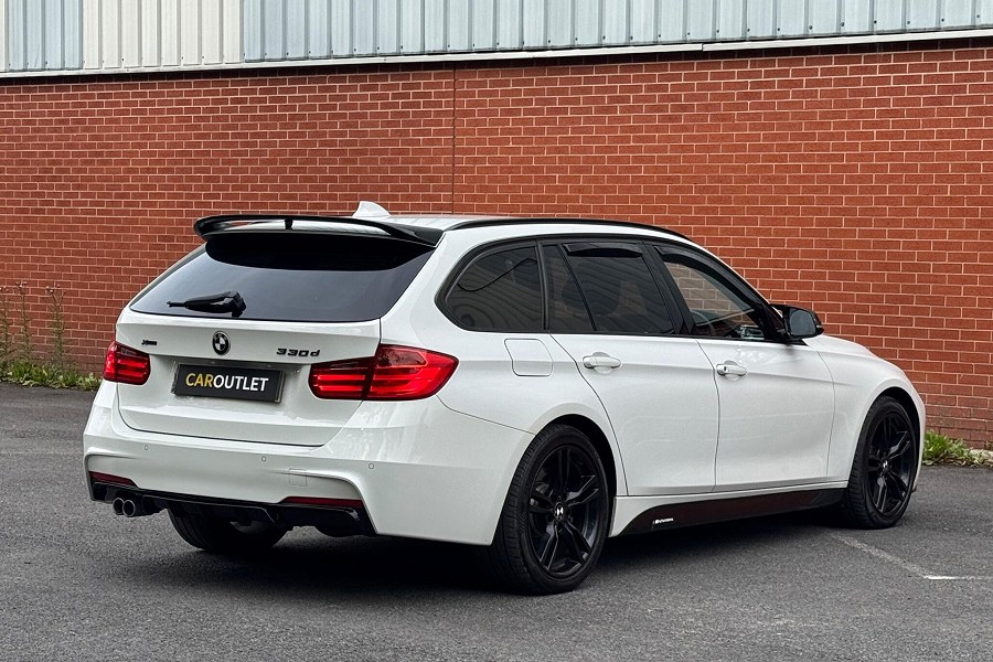 2013 BMW 3 Series photo 2