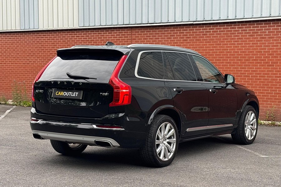 Volvo XC90 photo 2