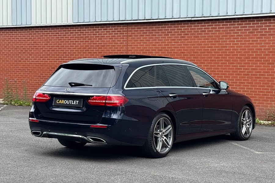 Mercedes-Benz E Class photo 2