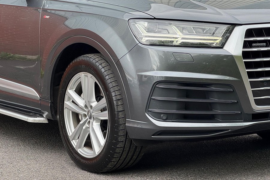 2016 Audi Q7 photo 9