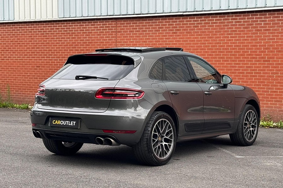 Porsche Macan photo 2