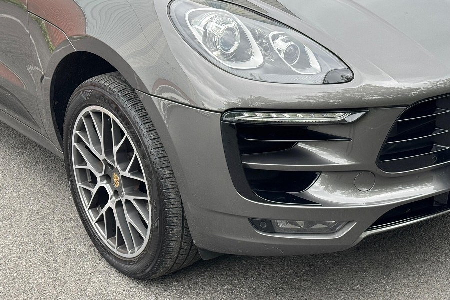 2015 Porsche Macan photo 9