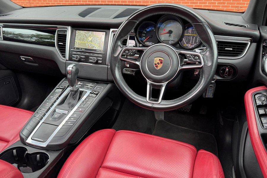 2015 Porsche Macan photo 3