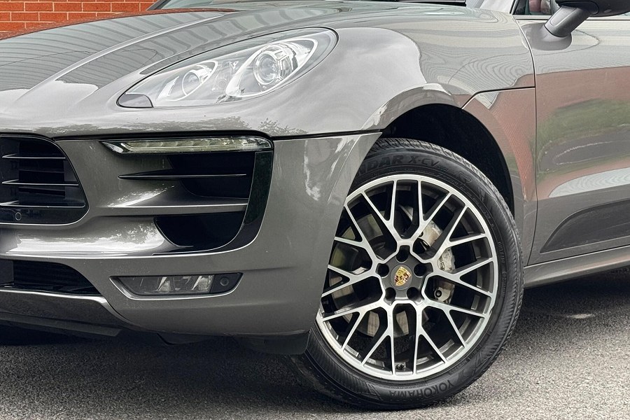 2015 Porsche Macan photo 13
