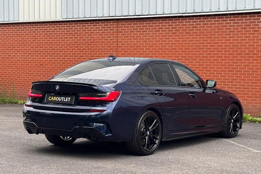 2020 BMW 3 Series photo 2