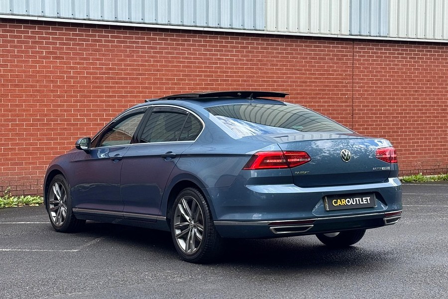 2017 Volkswagen Passat photo 6