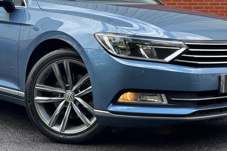2017 Volkswagen Passat photo 10