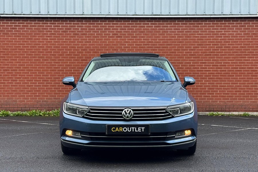 2017 Volkswagen Passat photo 4