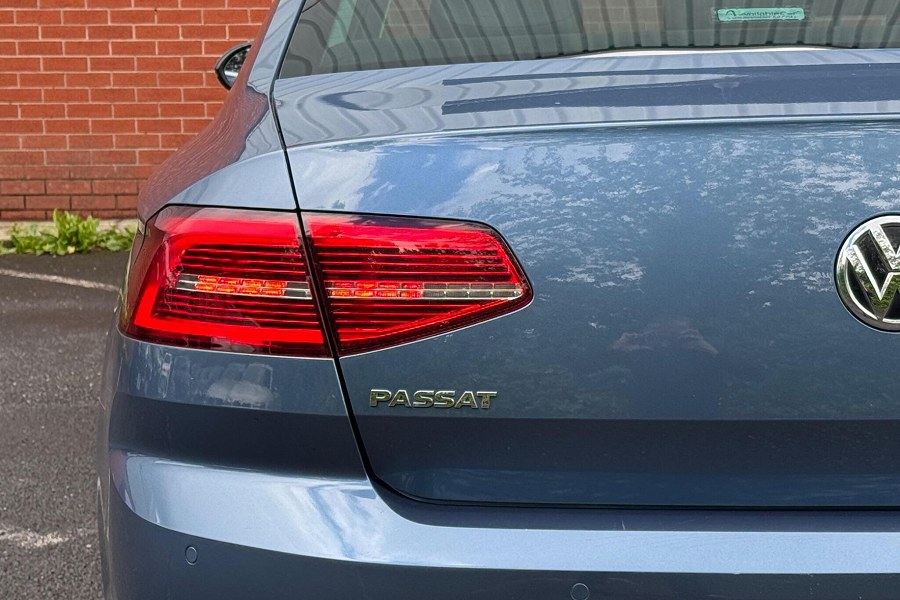 2017 Volkswagen Passat photo 12