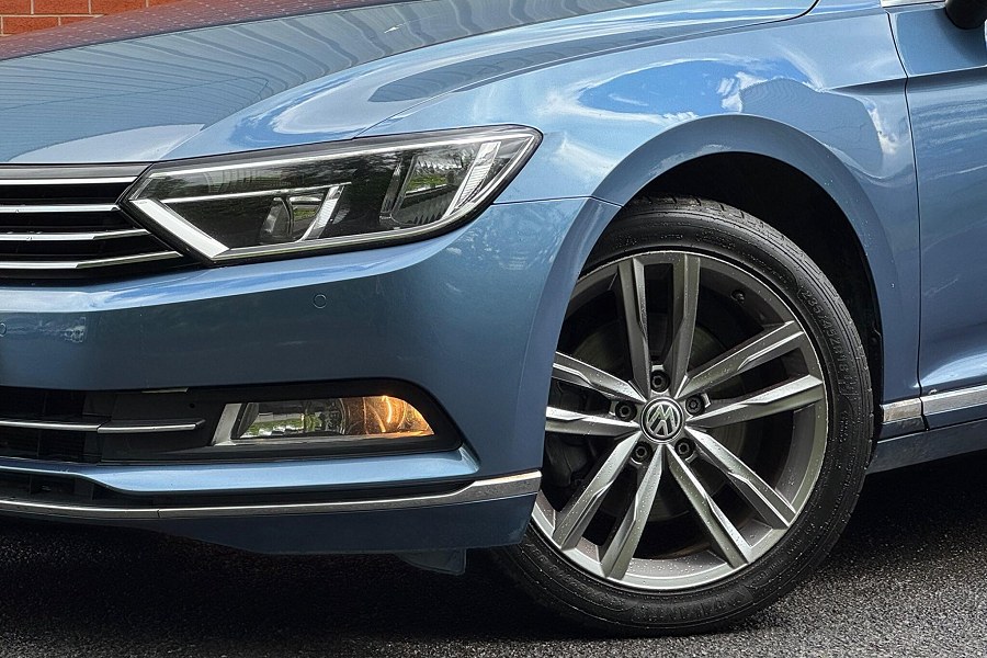 2017 Volkswagen Passat photo 11