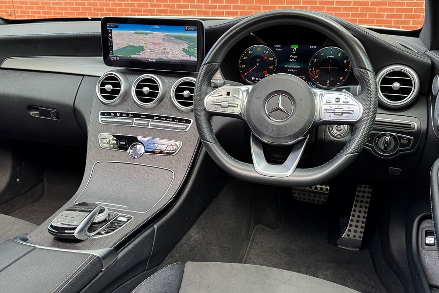 2018 Mercedes-Benz C Class photo 3