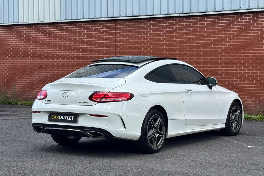 Mercedes-Benz C Class photo 2