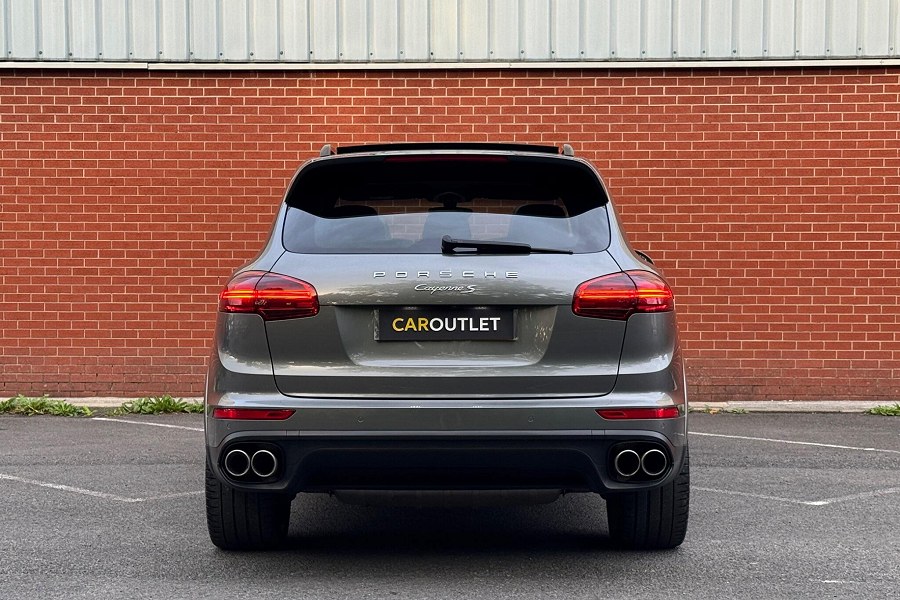 2017 Porsche Cayenne photo 7