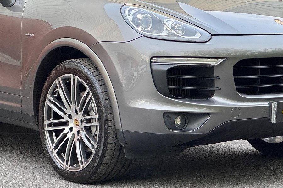 2017 Porsche Cayenne photo 11