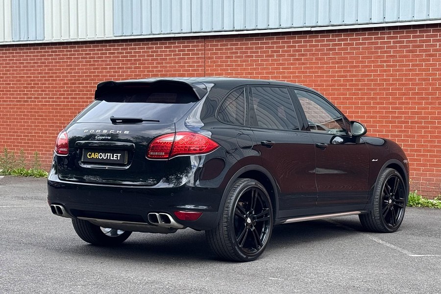 Porsche Cayenne photo 2