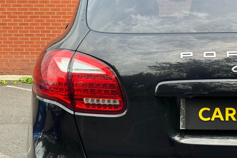 2014 Porsche Cayenne photo 12