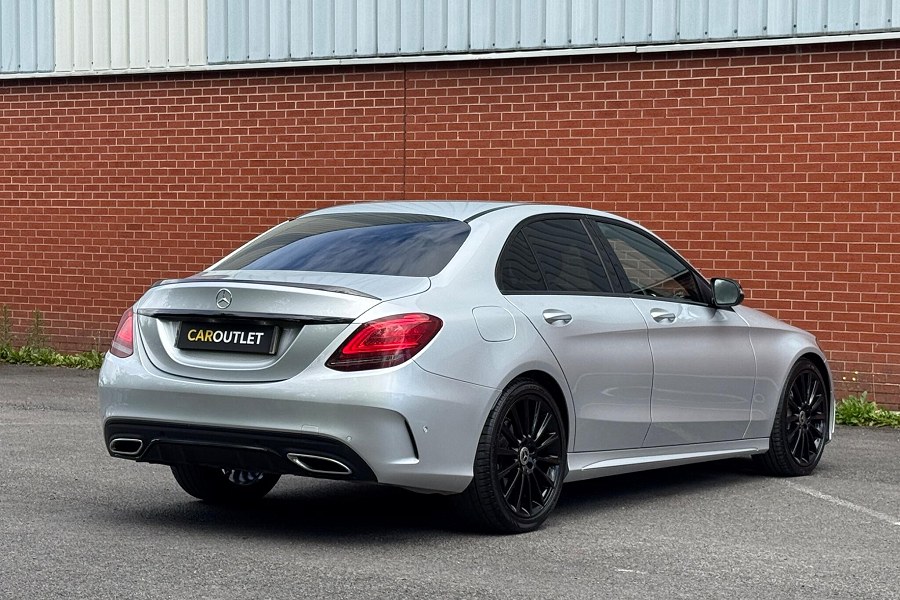 Mercedes-Benz C Class photo 2