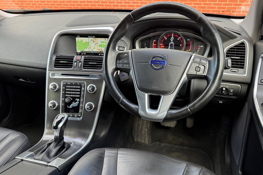 2015 Volvo XC60 photo 3