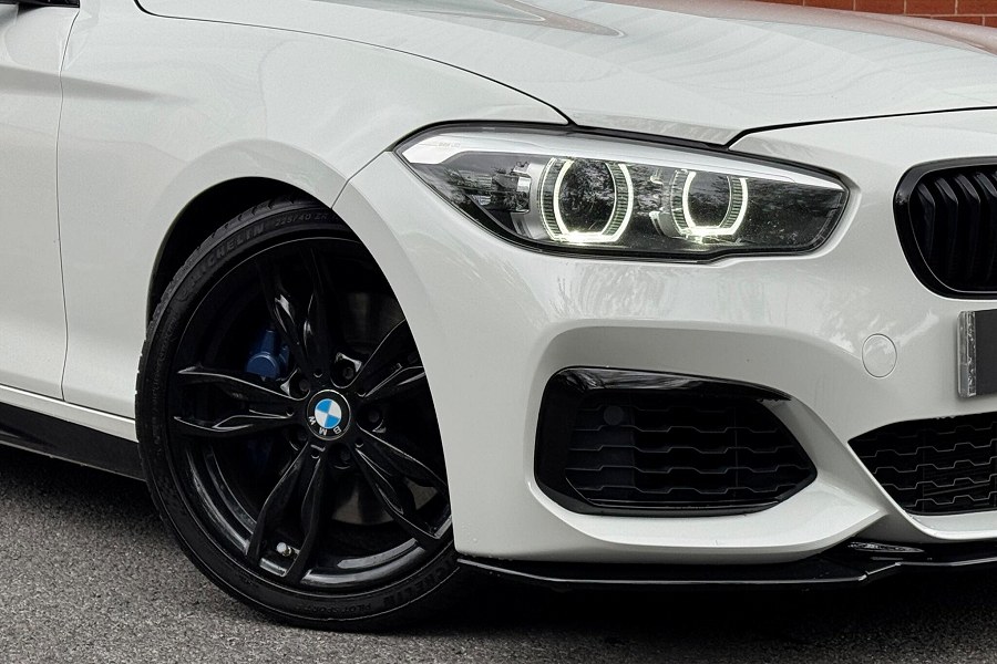 2017 BMW 1 Series photo 14