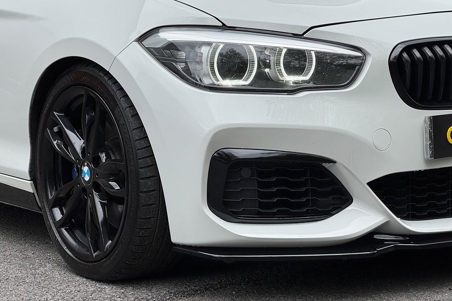 2017 BMW 1 Series photo 9