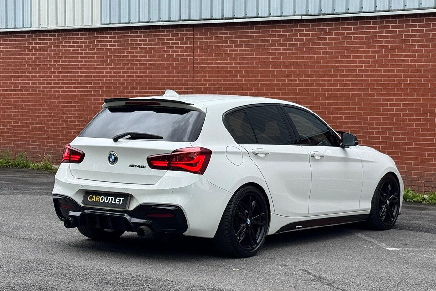 2017 BMW 1 Series photo 2