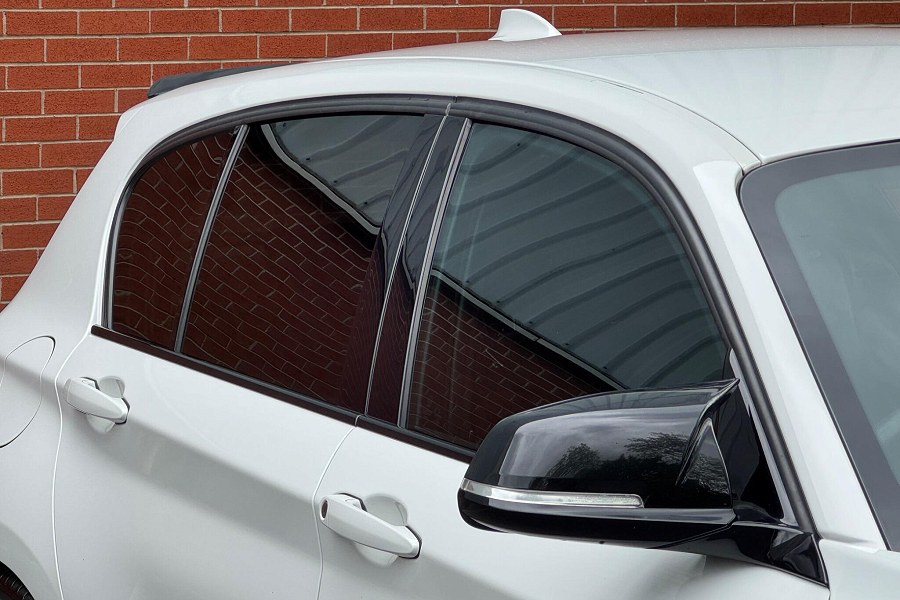 2017 BMW 1 Series photo 12