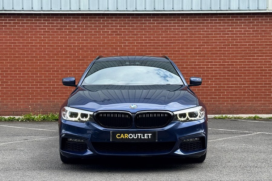 2019 BMW 5 Series photo 4