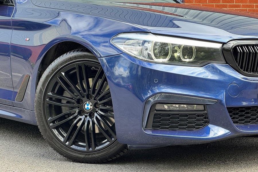 2019 BMW 5 Series photo 9
