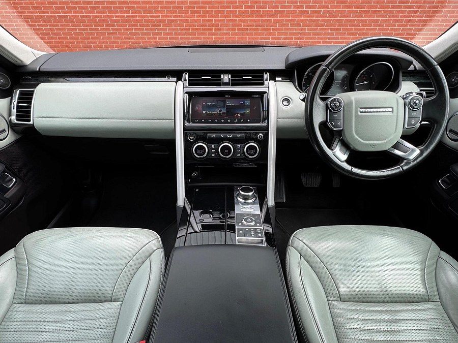 2017 Land Rover Discovery photo 14