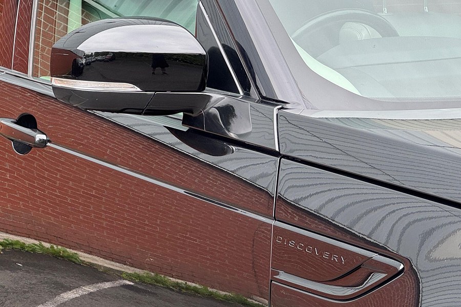 2017 Land Rover Discovery photo 13