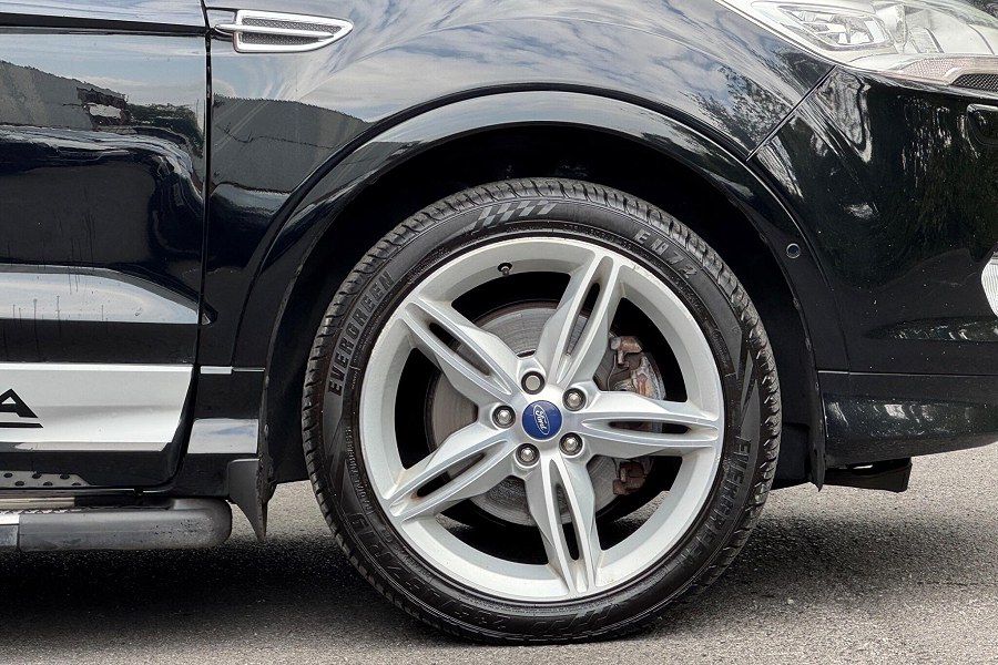 2016 Ford Kuga photo 12