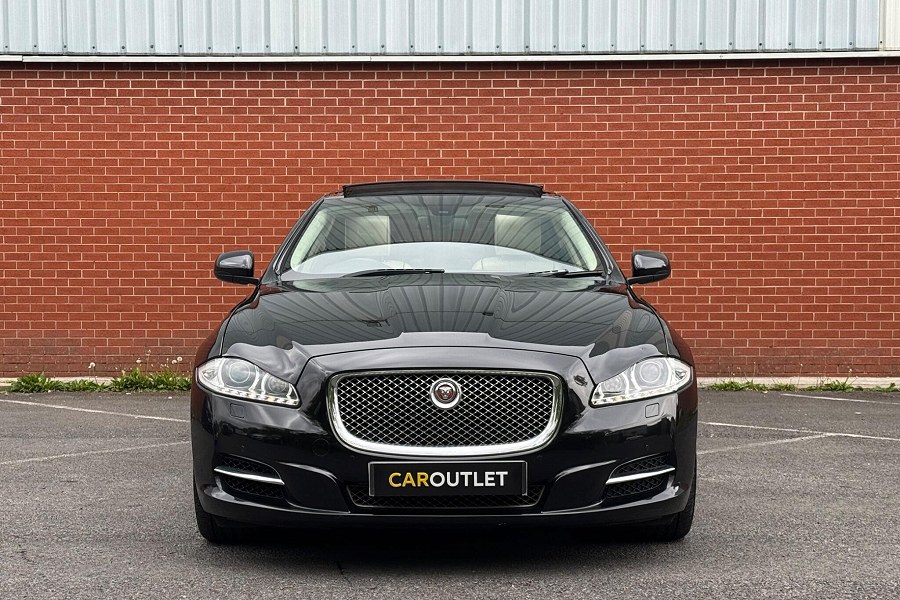 2014 Jaguar XJ photo 4